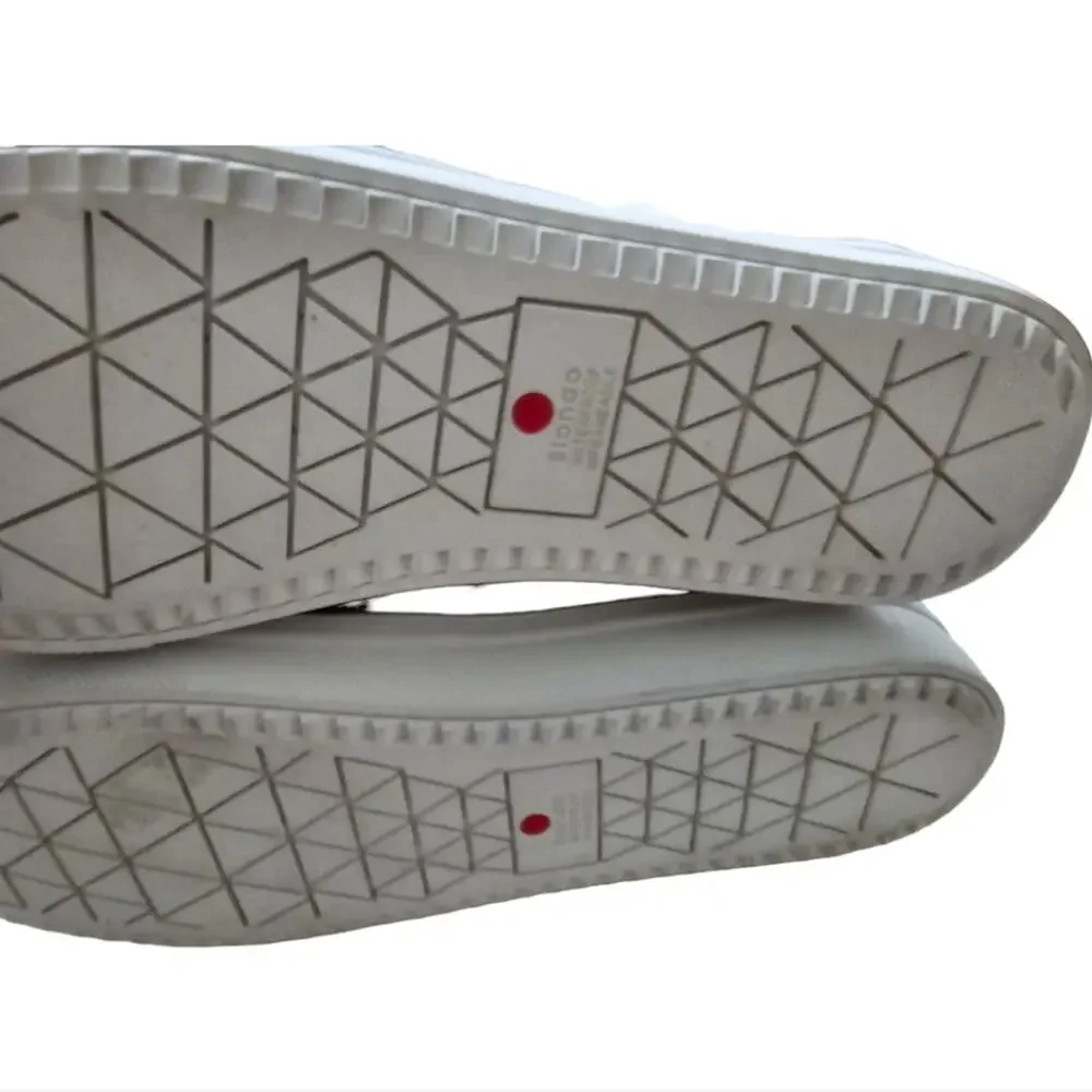 BLONDO Waterproof Beige Suede‎ Slip On Grey Sneakers Women's Size 9